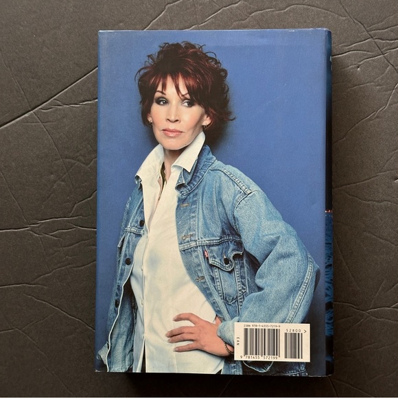 Outfox: A Novel by Sandra Brown | Fiction, Mystery, Romance | Hardcover Book - Picture 2 of 10